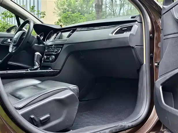 Peugeot 508 2015 1.6THP Auto Excellence Edition фото 16