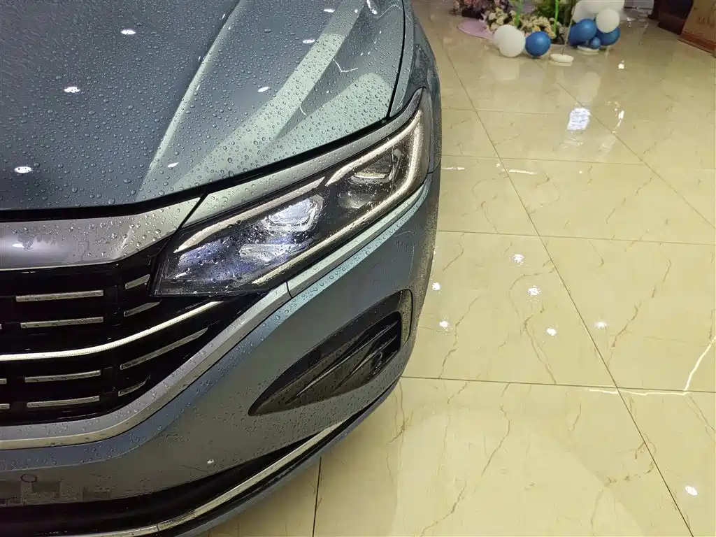 Volkswagen Passat 2022 330TSI Luxury Edition фото 9