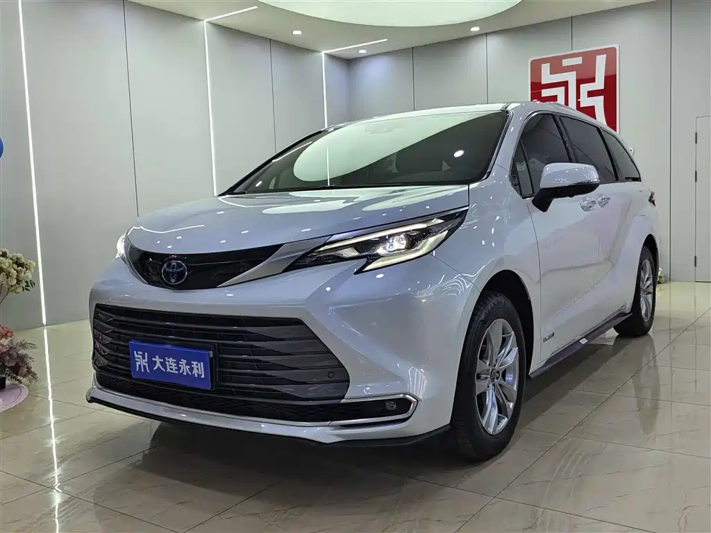 Toyota Sienna 2021 2.5L Hybrid Ultimate Edition