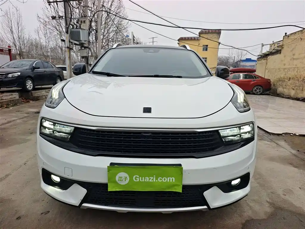 Lynk & Co 01 2017 2.0T AWD Pro фото 3