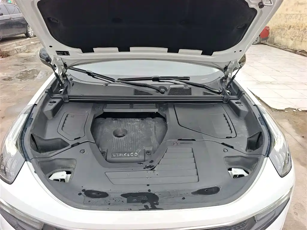 Lynk & Co 01 2017 2.0T AWD Pro фото 20