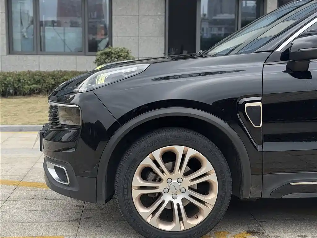 Lynk & Co 01 2017 2.0T 2WD Pro Version фото 6