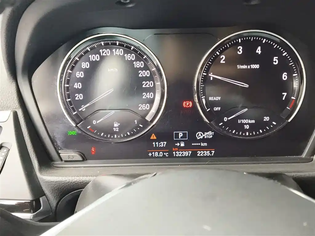 BMW 1 Series 2018 118i Sport Edition фото 12