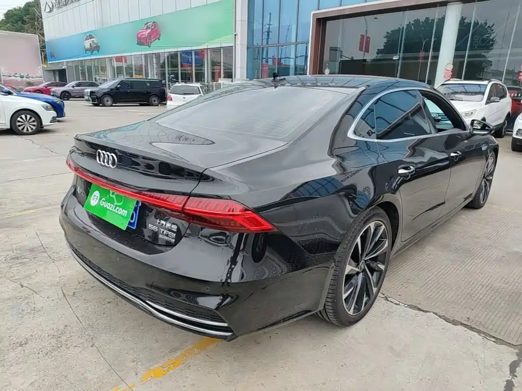 Audi A7L 2022 2022 55 TFSI quattro S-line Zhiyuan Crystal Package