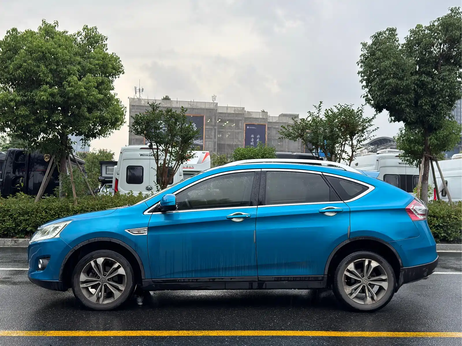 Фото 4 - Luxgen U6 SUV
