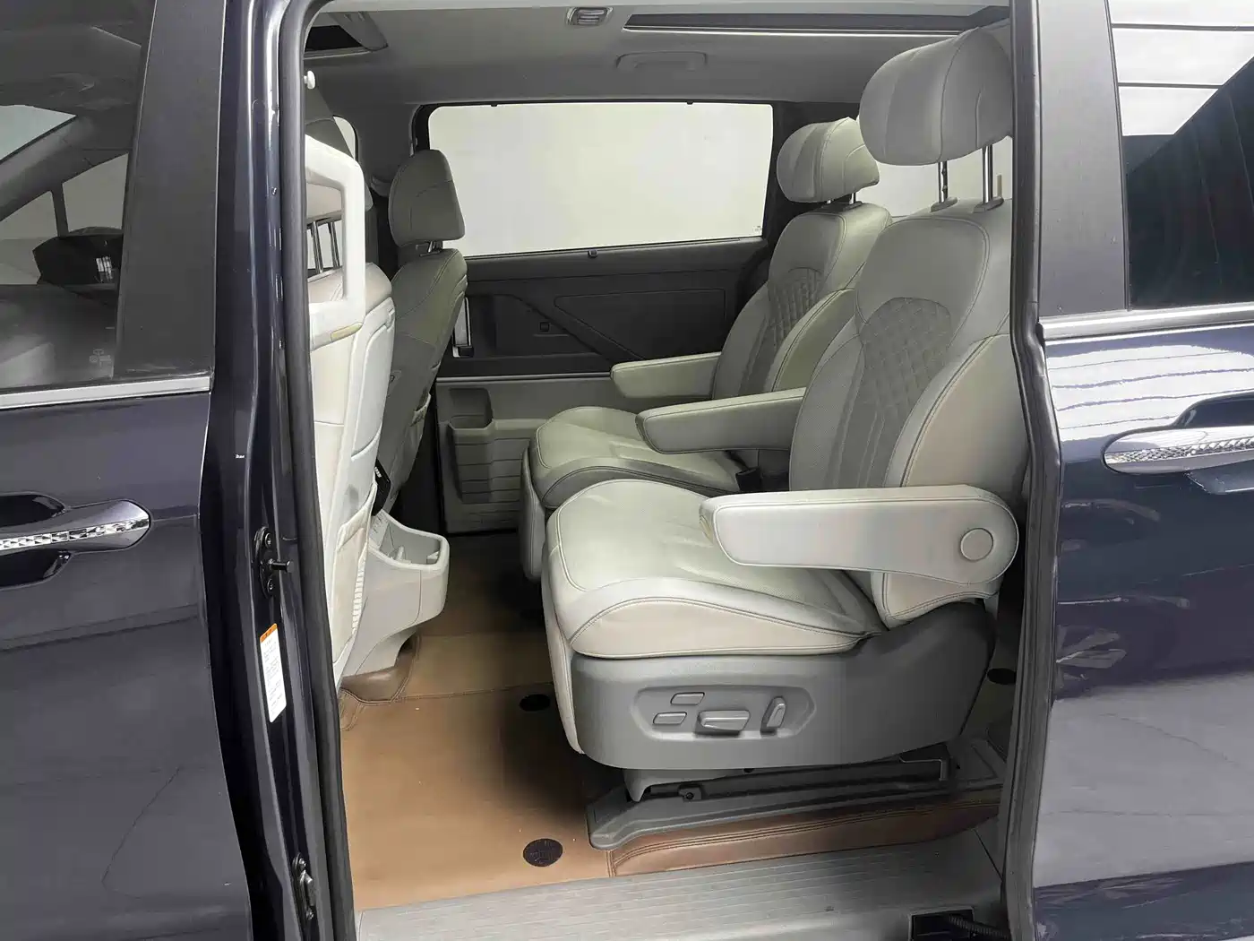 Hyundai Custo 2023 2021 380TGDi Smart Love Premium LUX Premium