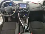 Фото 13 - Ford Focus