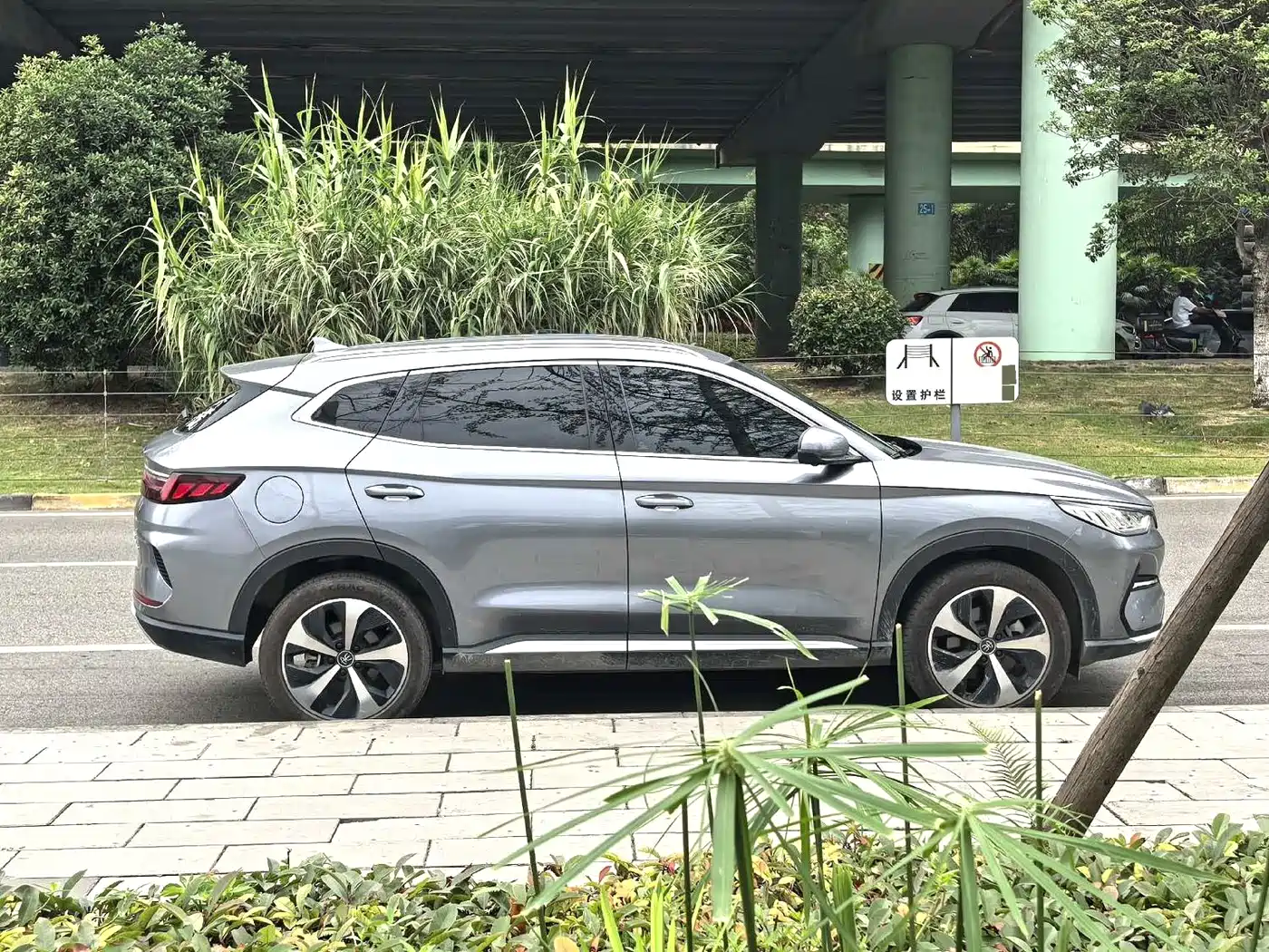 BYD Song PLUS PHEV 2021 EV Premium Model фото 6