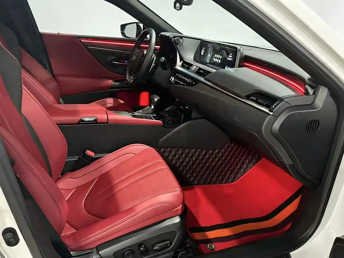 Фото 6 - Lexus ES