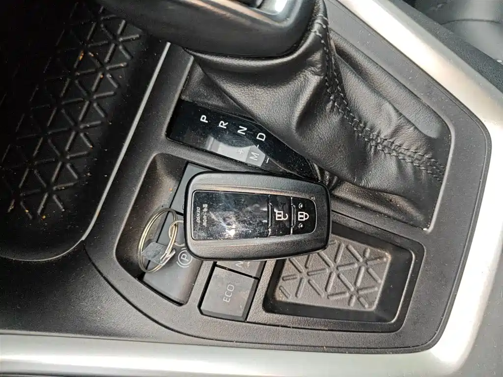 Toyota Wildlander 2023 2.0L CVT FWD Urban фото 9