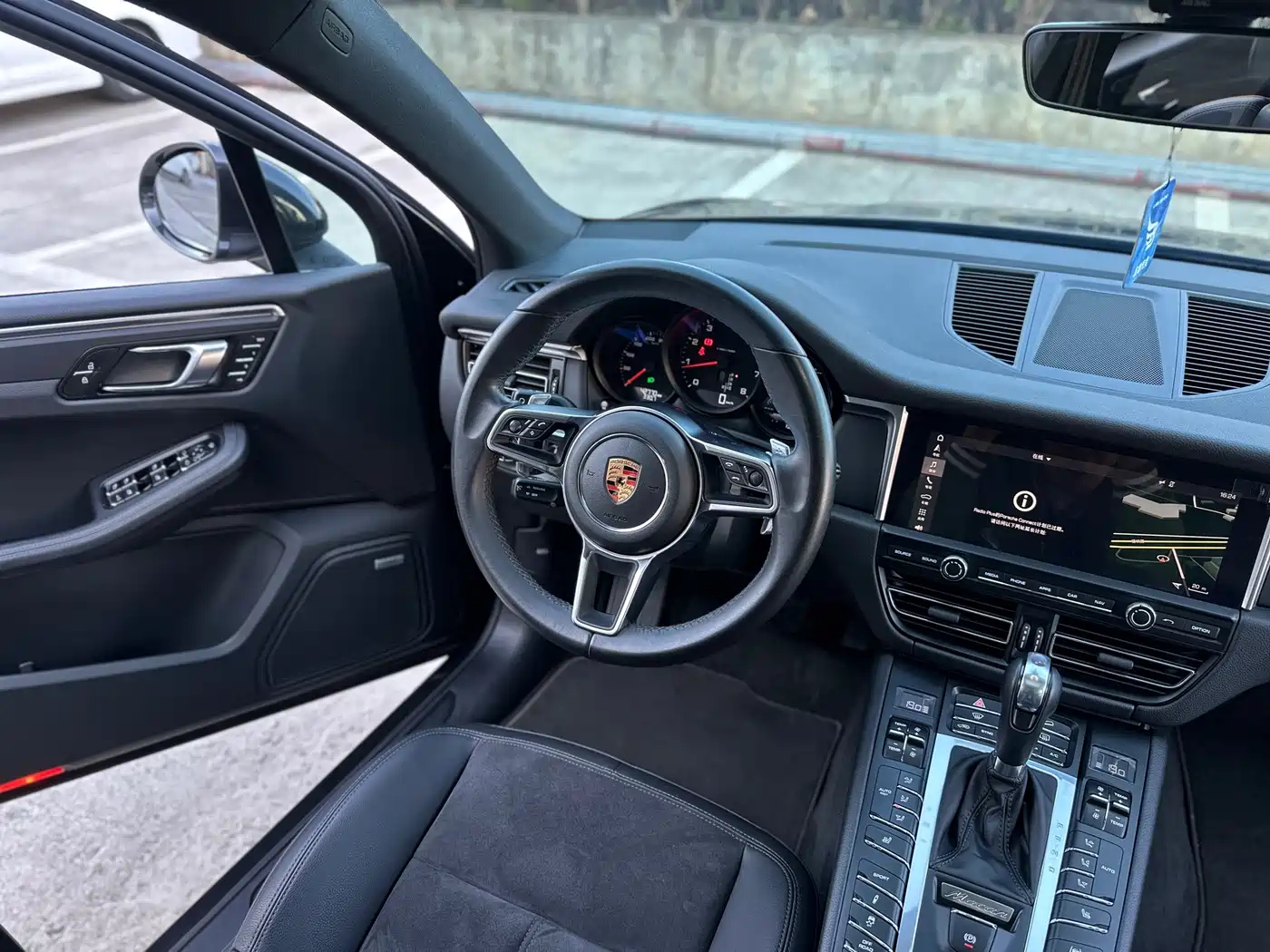 Porsche Macan 2018 Macan 2.0T фото 14