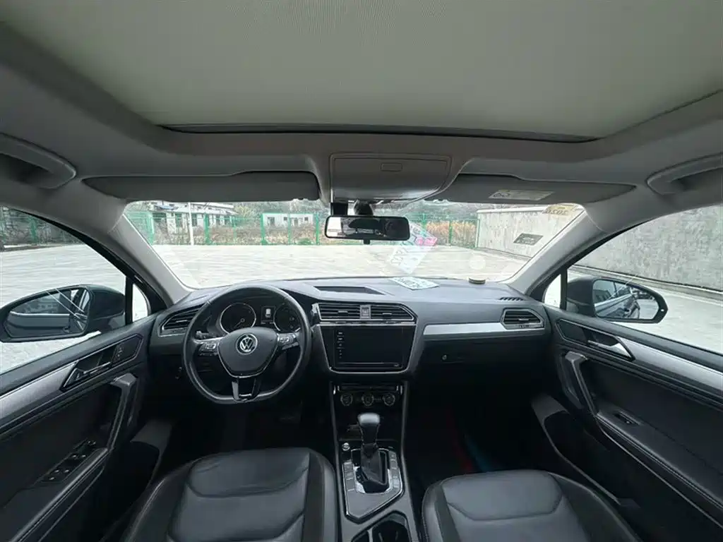 Volkswagen Tiguan L 2021 330TSI Automatic 2WD Smart фото 12