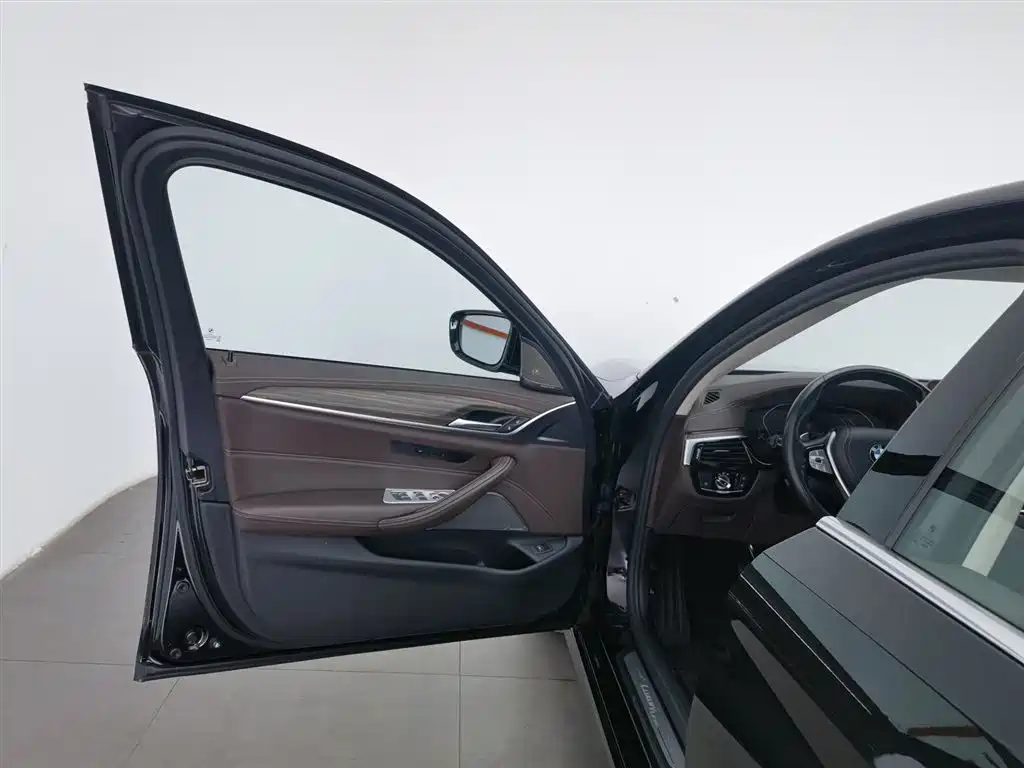 BMW 5 Series 2022 Facelift 530Li Leading Luxury Package фото 8