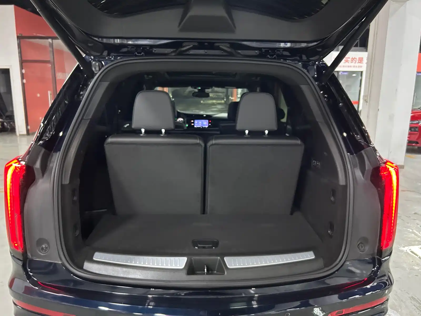 Фото 11 - Cadillac XT6