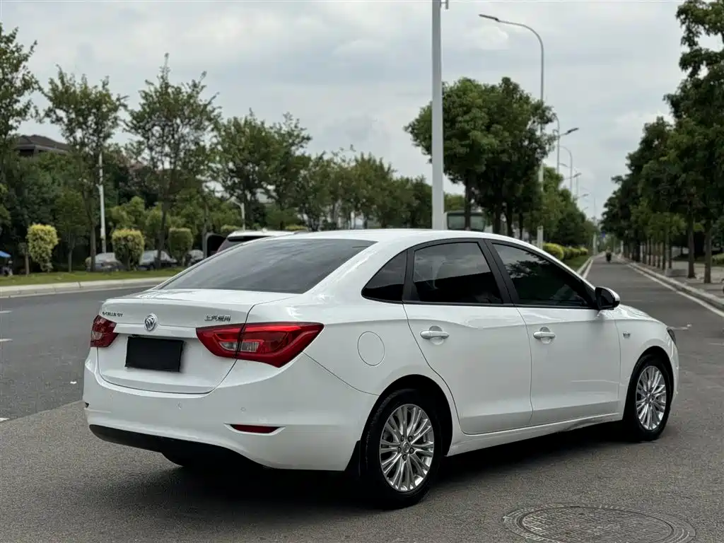 Фото 13 - Buick Excelle