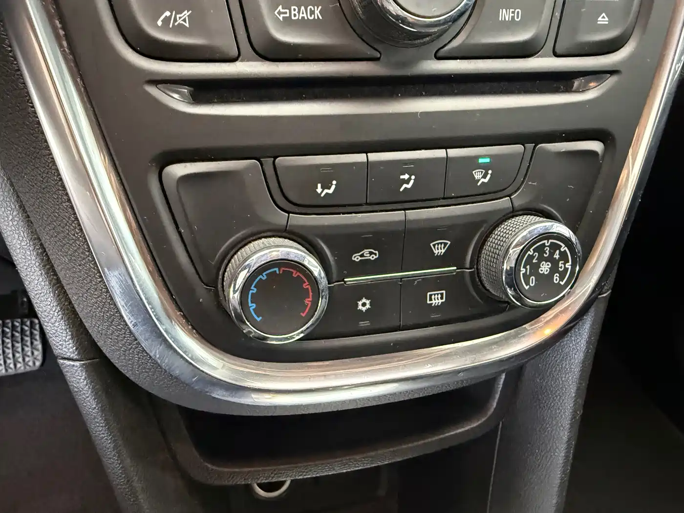 Buick Encore 2014 1.4T Automatic 2WD Urban Elite фото 11