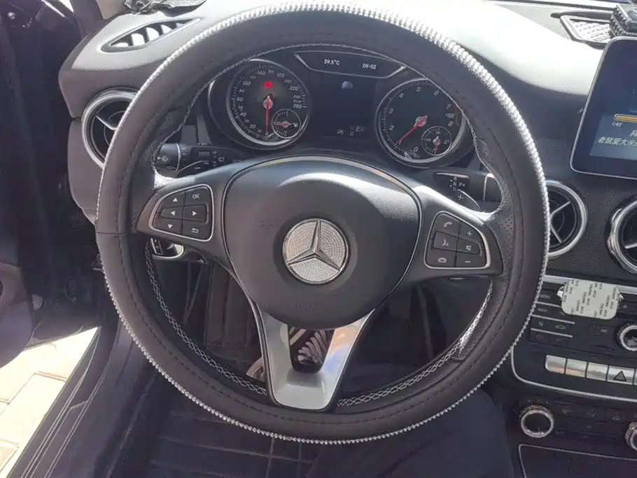 Mercedes-Benz GLA 2017 GLA 200 Dynamic фото 15