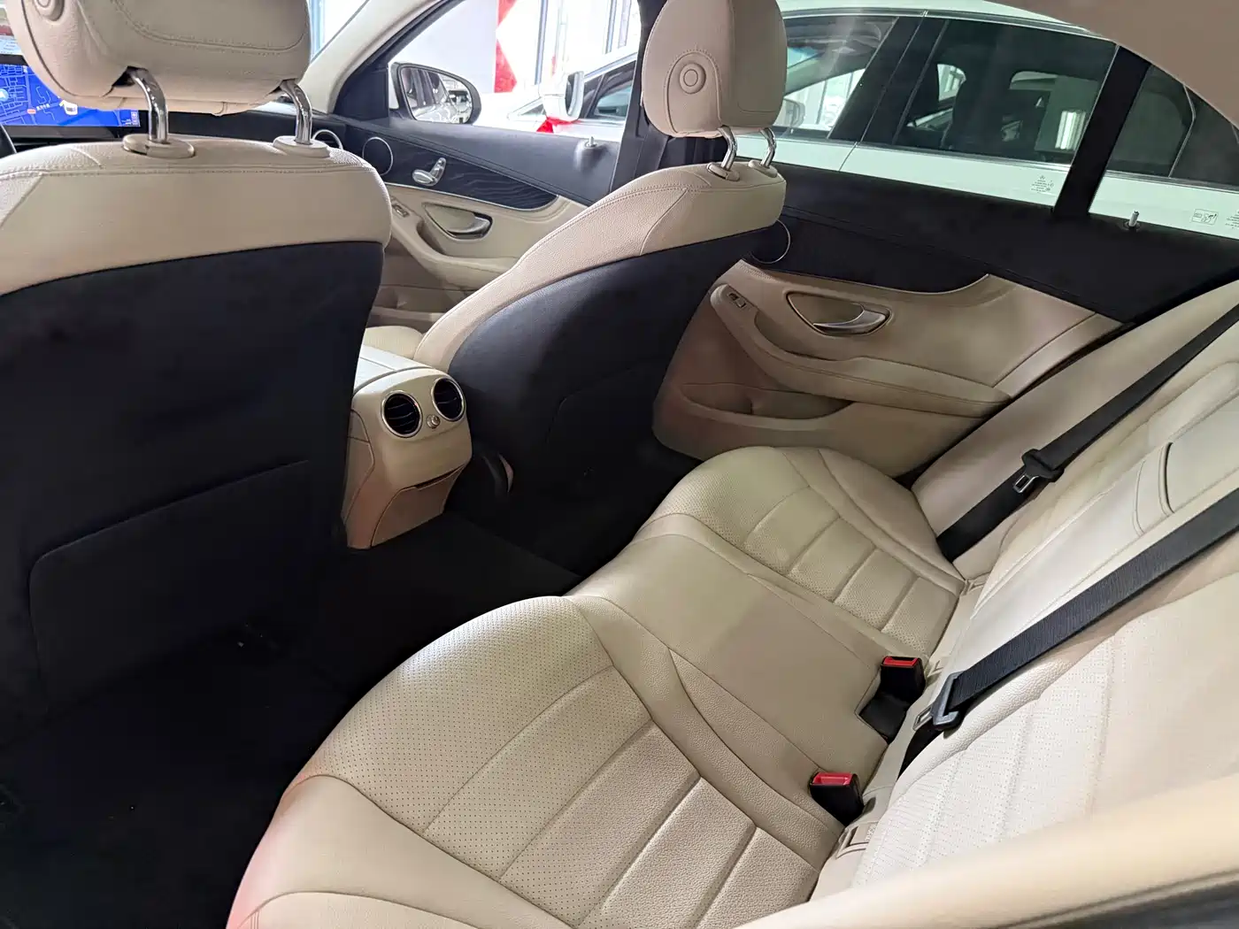 Mercedes-Benz C-Class 2015 Facelift C 180 L Sport фото 13