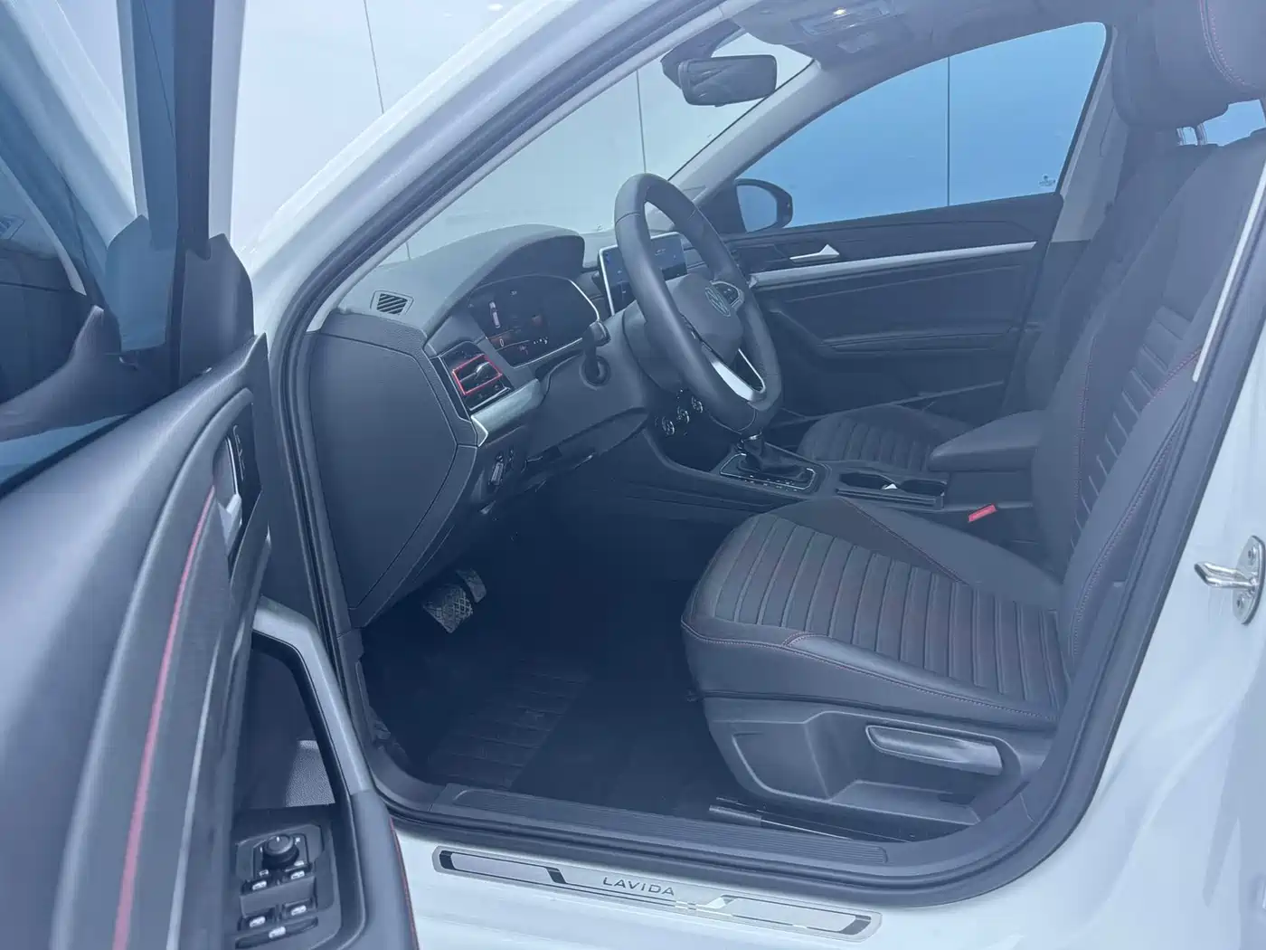 Volkswagen Lavida 2023 280TSI DSG Starlight Comfort Edition фото 7