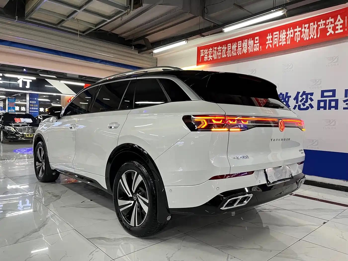 Volkswagen Talagon 2023 380TSI 4WD R-Line Touring Edition фото 3
