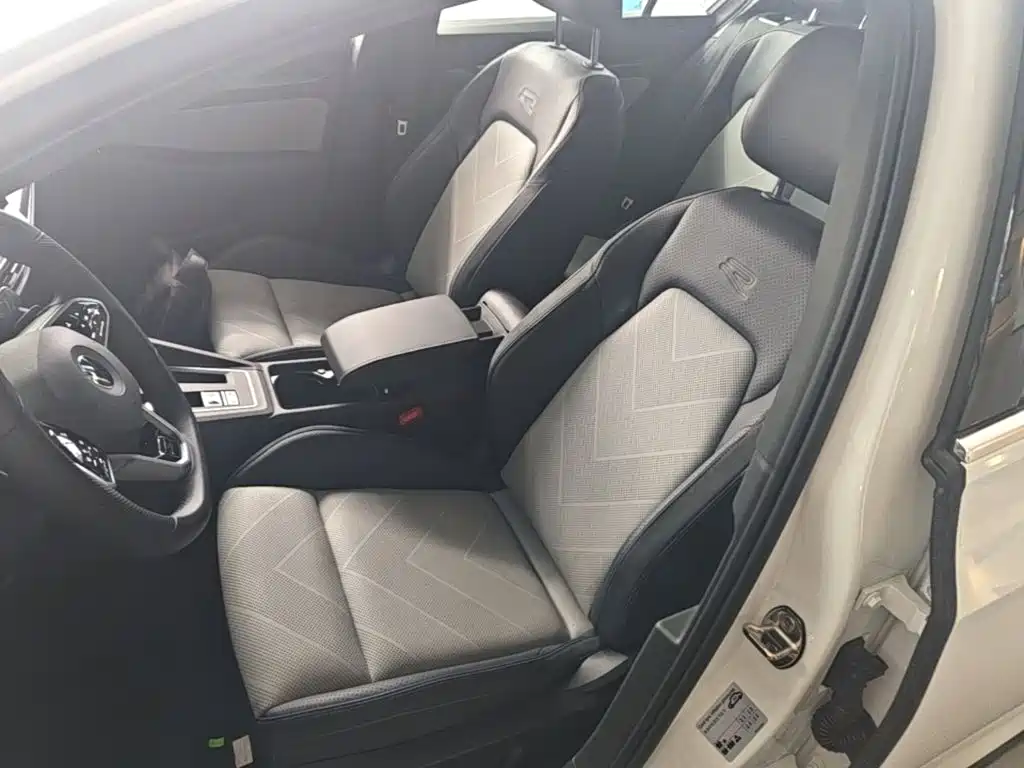 Photo 15 - Volkswagen Golf