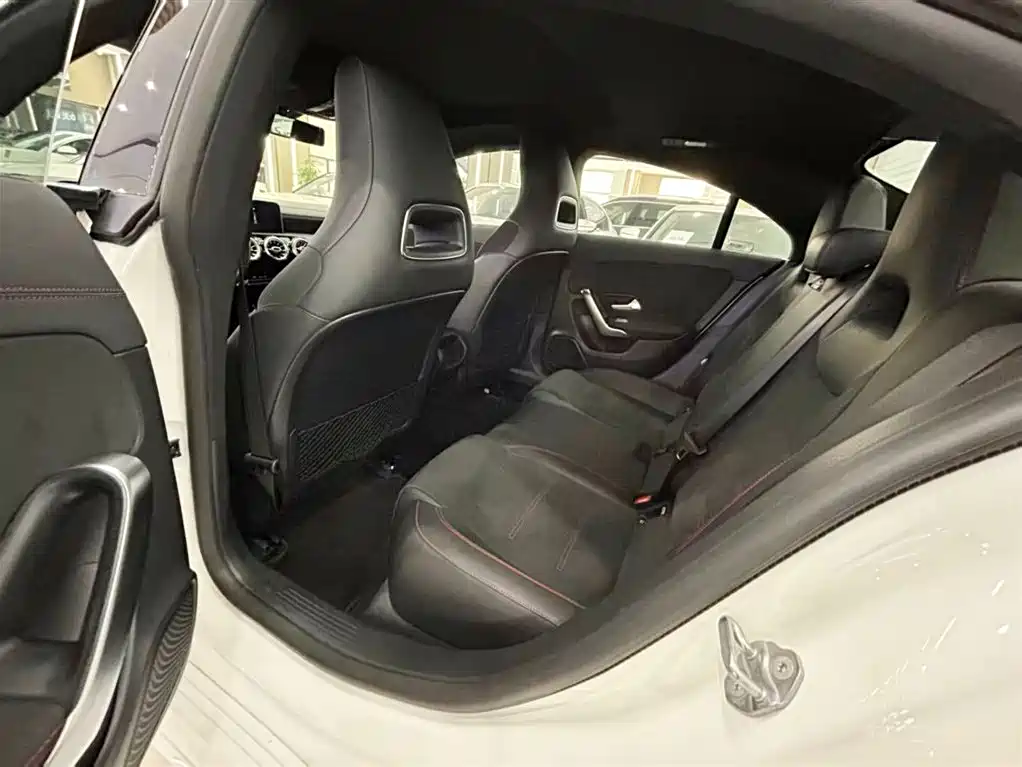 Mercedes-Benz CLA (Import) 2020 CLA 200 фото 6