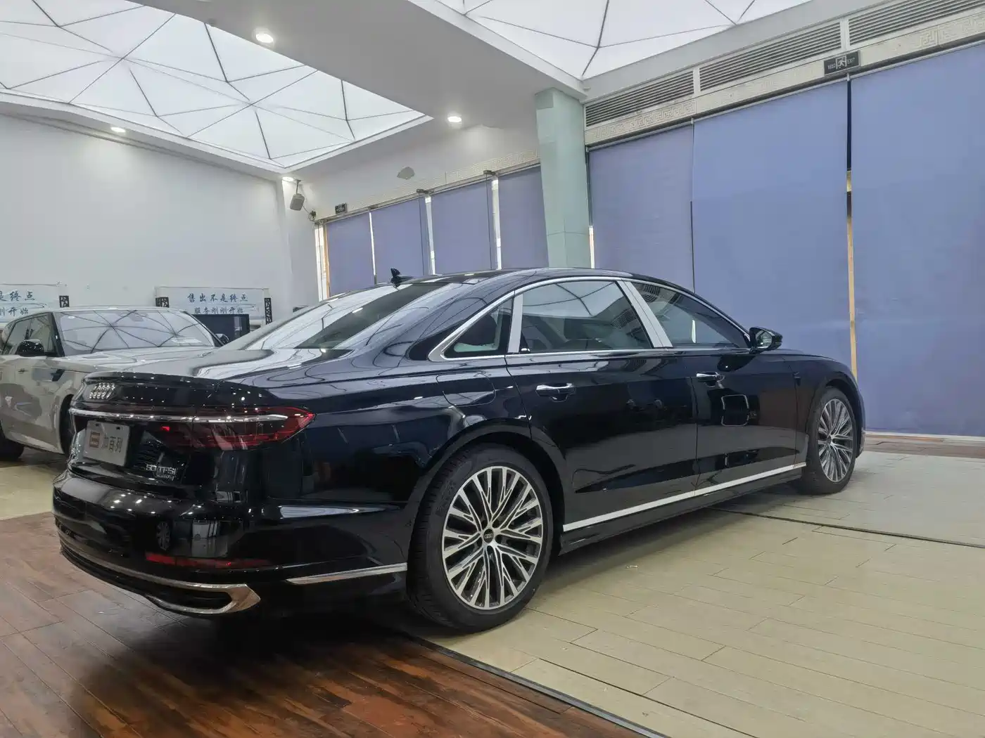 Audi A8 2024 Model A8L 50 TFSI quattro Premium Selection фото 15