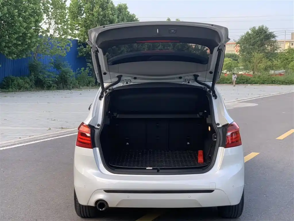 BMW 2 Series Touring 2018 218i M Sport Package фото 20