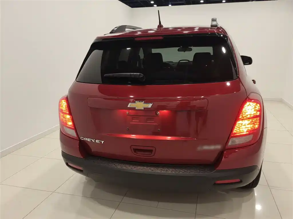 Chevrolet Trax 2016 1.4T Manual 2WD Comfort Sunroof Edition фото 5