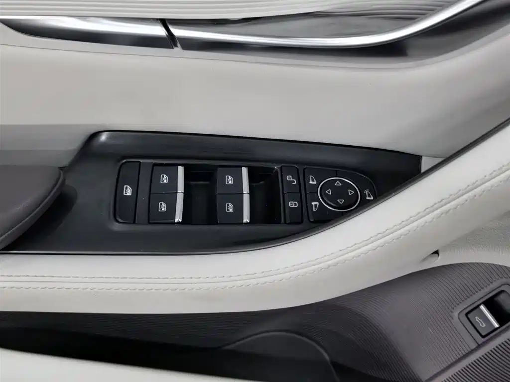 BYD Song PLUS PHEV 2025 EV 520km Luxury фото 9