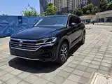 Фото 1 - Volkswagen Touareg