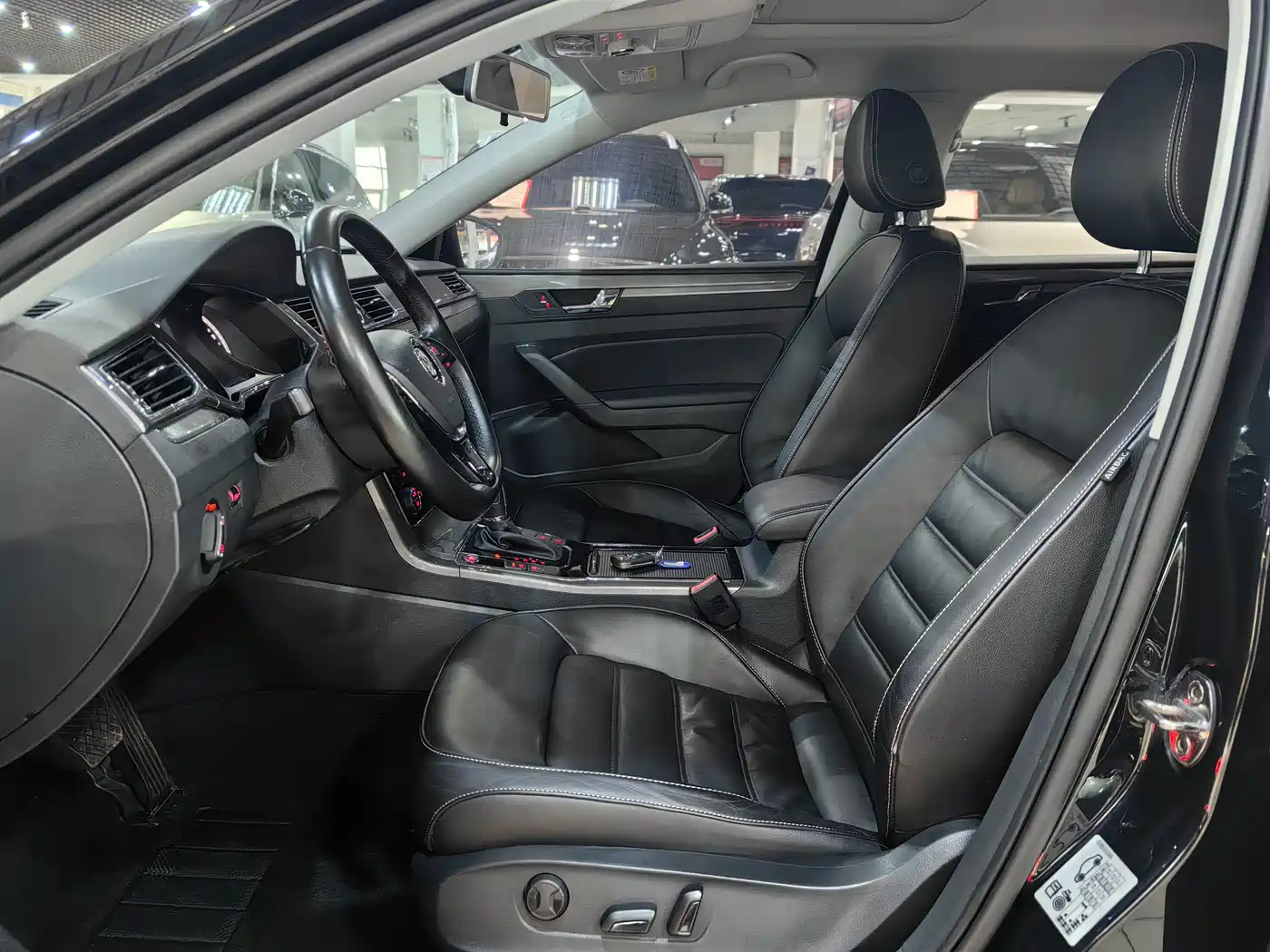 Volkswagen Passat 2017 330TSI DSG Prestige фото 15