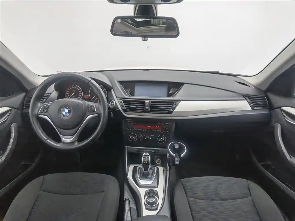 BMW X1 2014 sDrive18i Fashion Edition фото 5