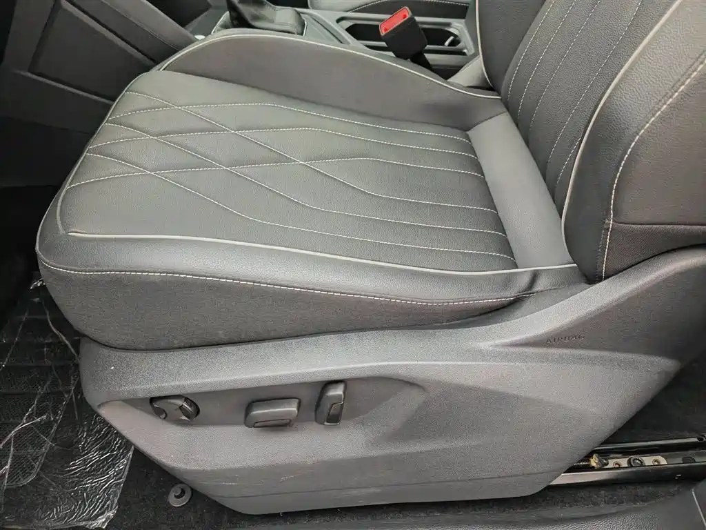 Volkswagen Tiguan L 2024 300TSI Auto 2WD Smart Edition фото 20