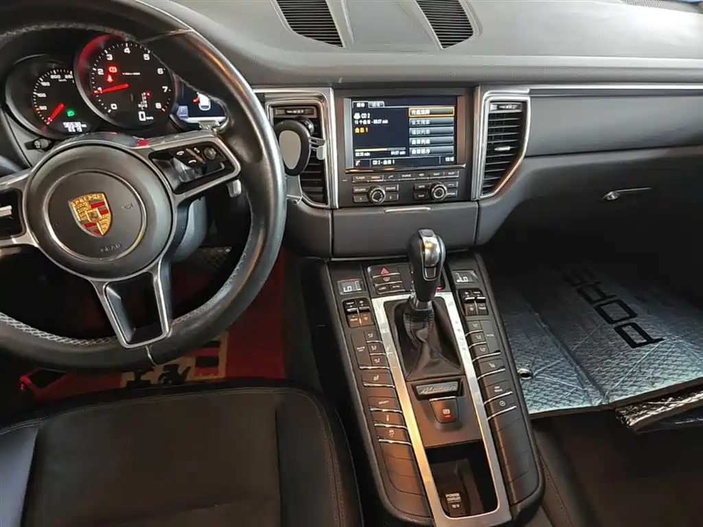 Porsche Macan 2016 Macan 2.0T фото 13