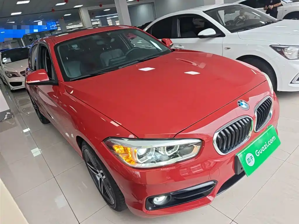 BMW 1 Series (Import) 2018 118i Sport Design Package фото 4