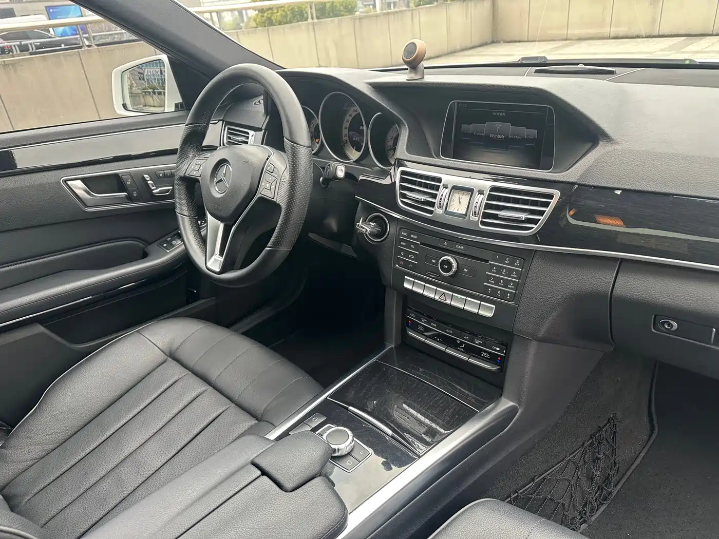 Mercedes-Benz E-Class 2015 E 260 L Sport фото 18