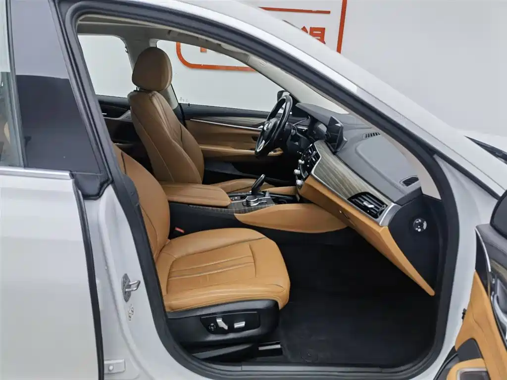 BMW 6 Series GT 2019 630i Luxury Design Package фото 23