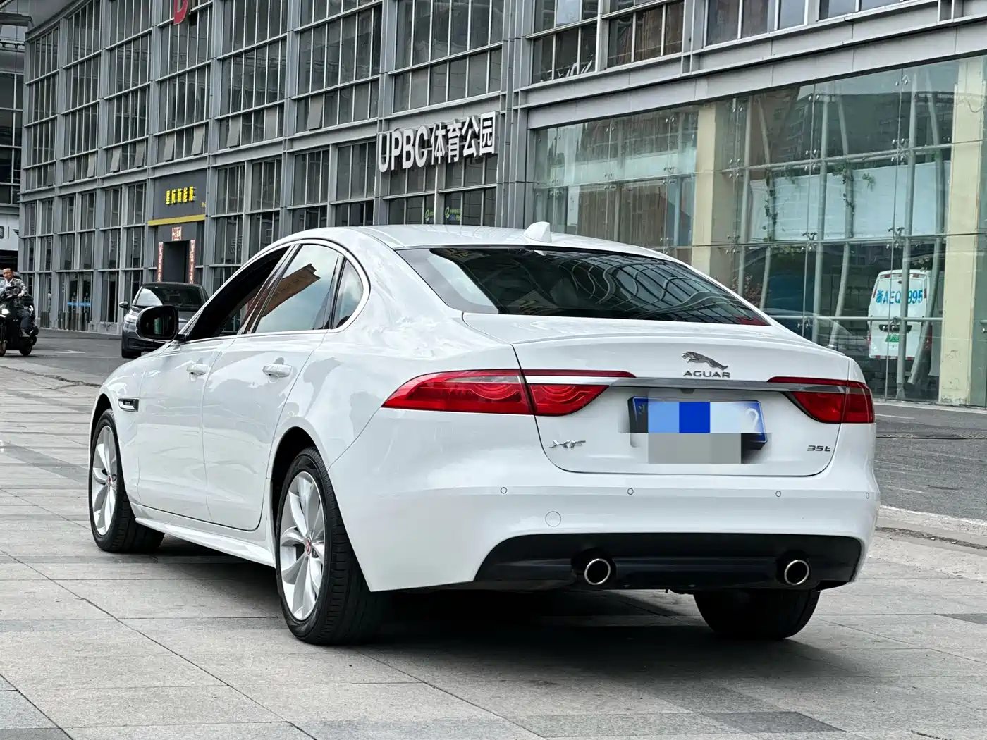 Jaguar XF 2016 XF 3.0 SC 2WD Elegance Edition фото 4
