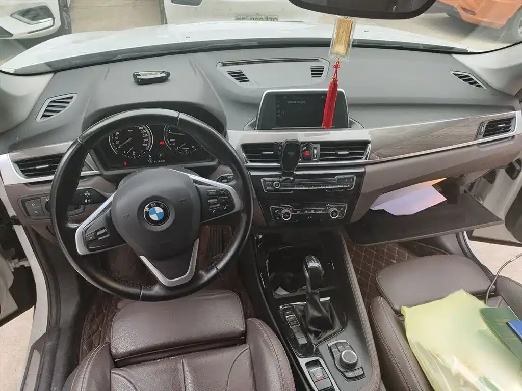 BMW X1 2019 sDrive18Li Premium Model фото 13