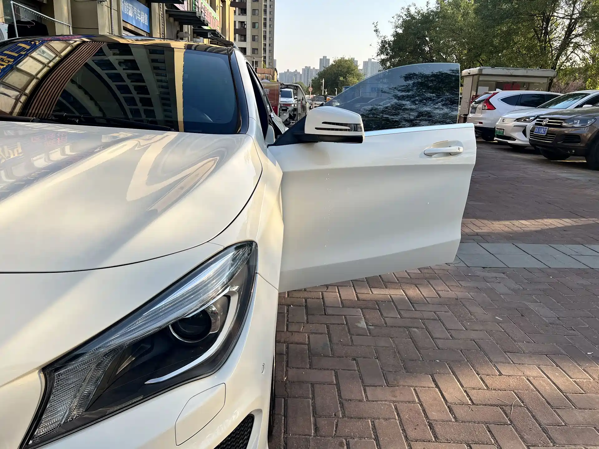 Photo 11 - Mercedes-Benz CLA (Import)