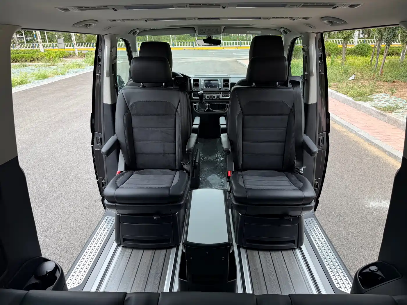 Volkswagen Multivan 2019 2019 2.0TSI 4WD Premium 7-seater