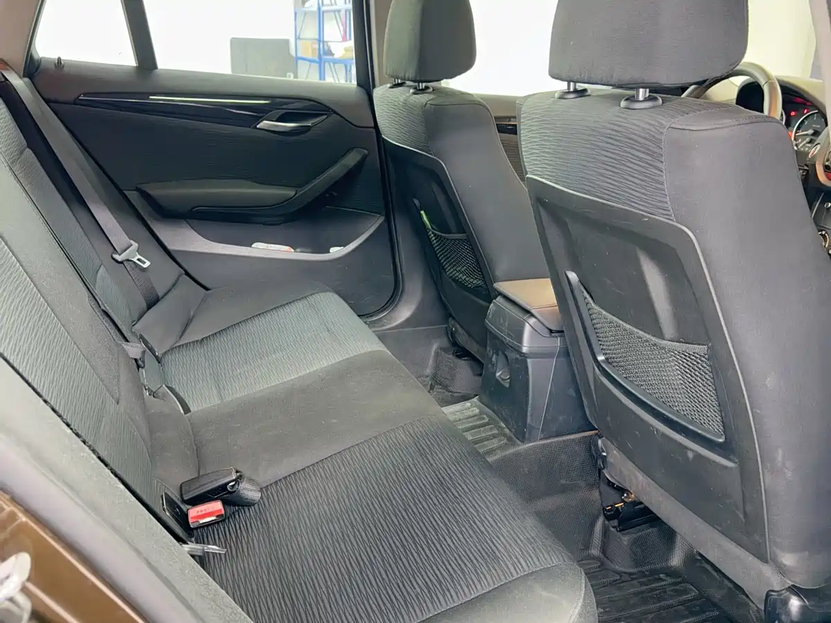 BMW X1 2015 Model sDrive18i Fashion Advanced Edition фото 9