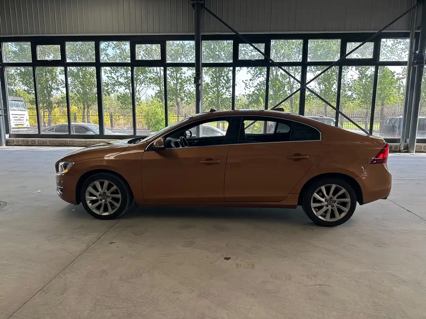 Фото 8 - Volvo S60