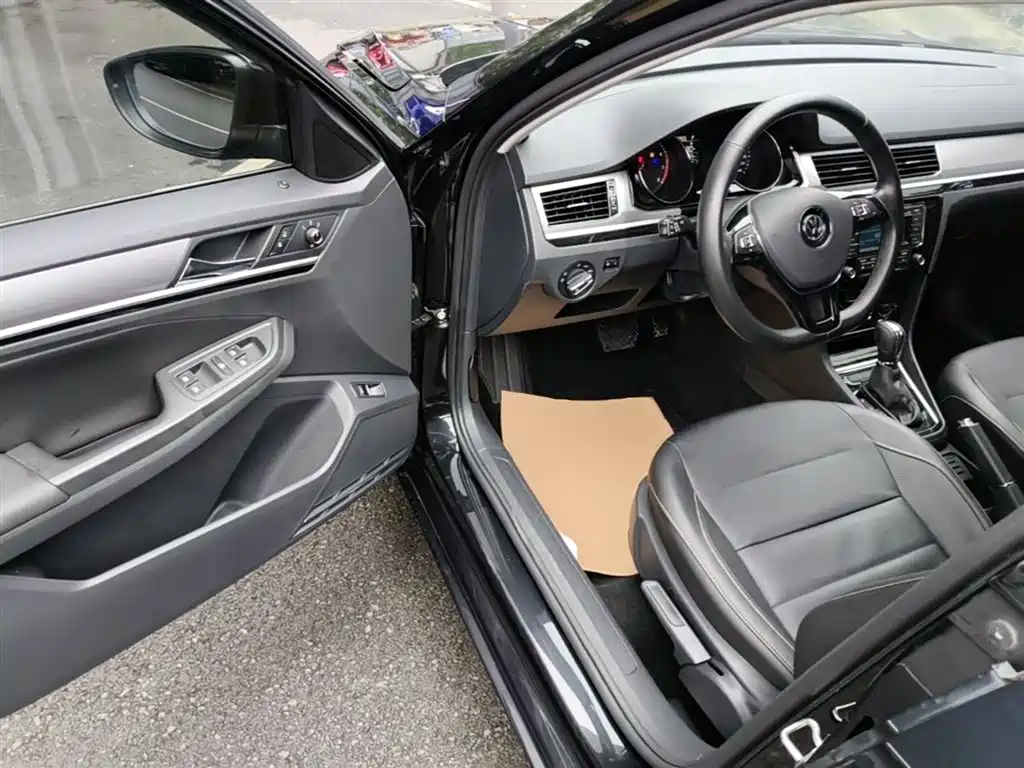 Volkswagen Bora 2018 1.5L Automatic Comfort фото 16