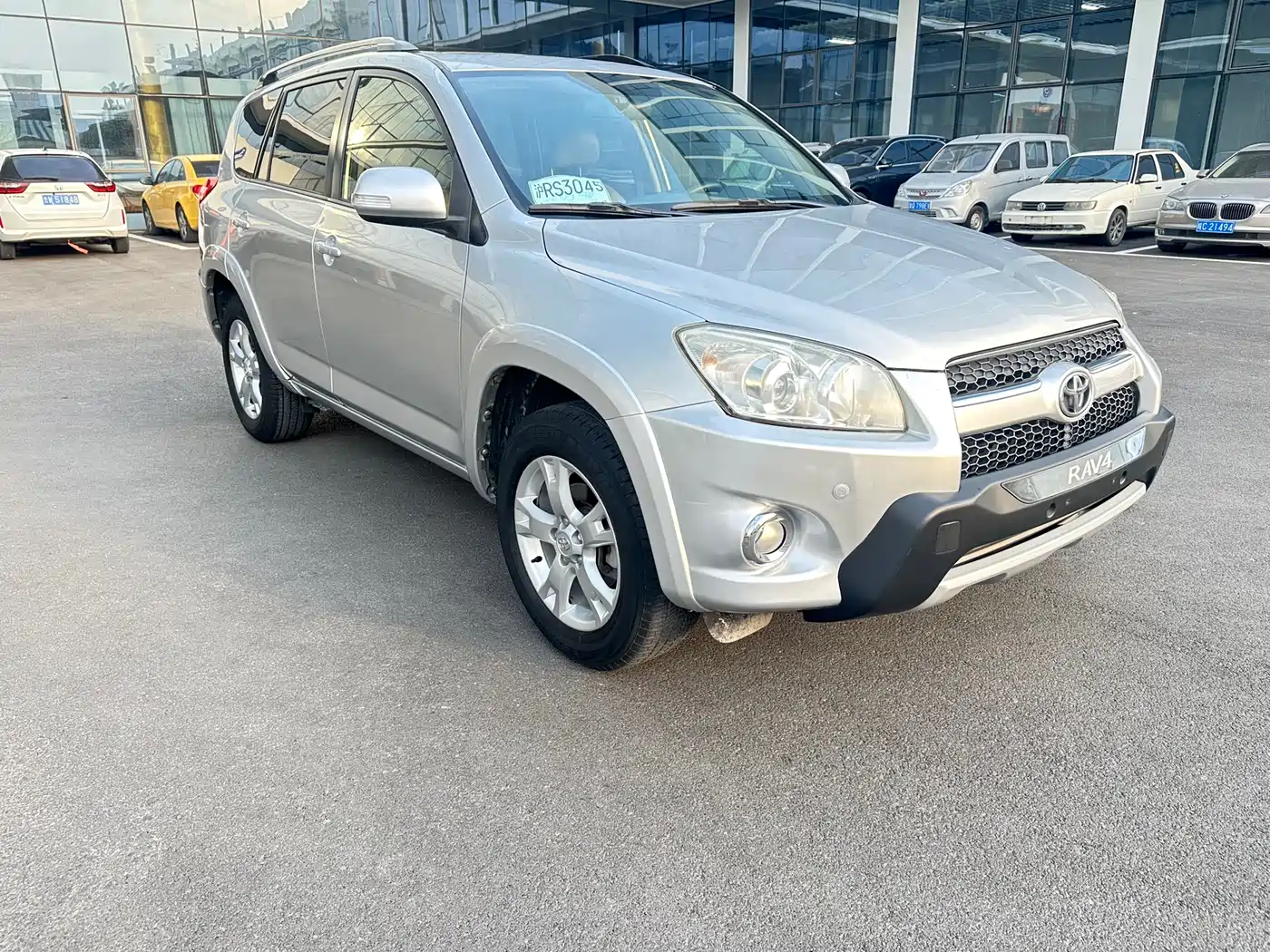 Toyota RAV4 Rongfang 2011 2.0L Automatic Luxury Edition фото 3