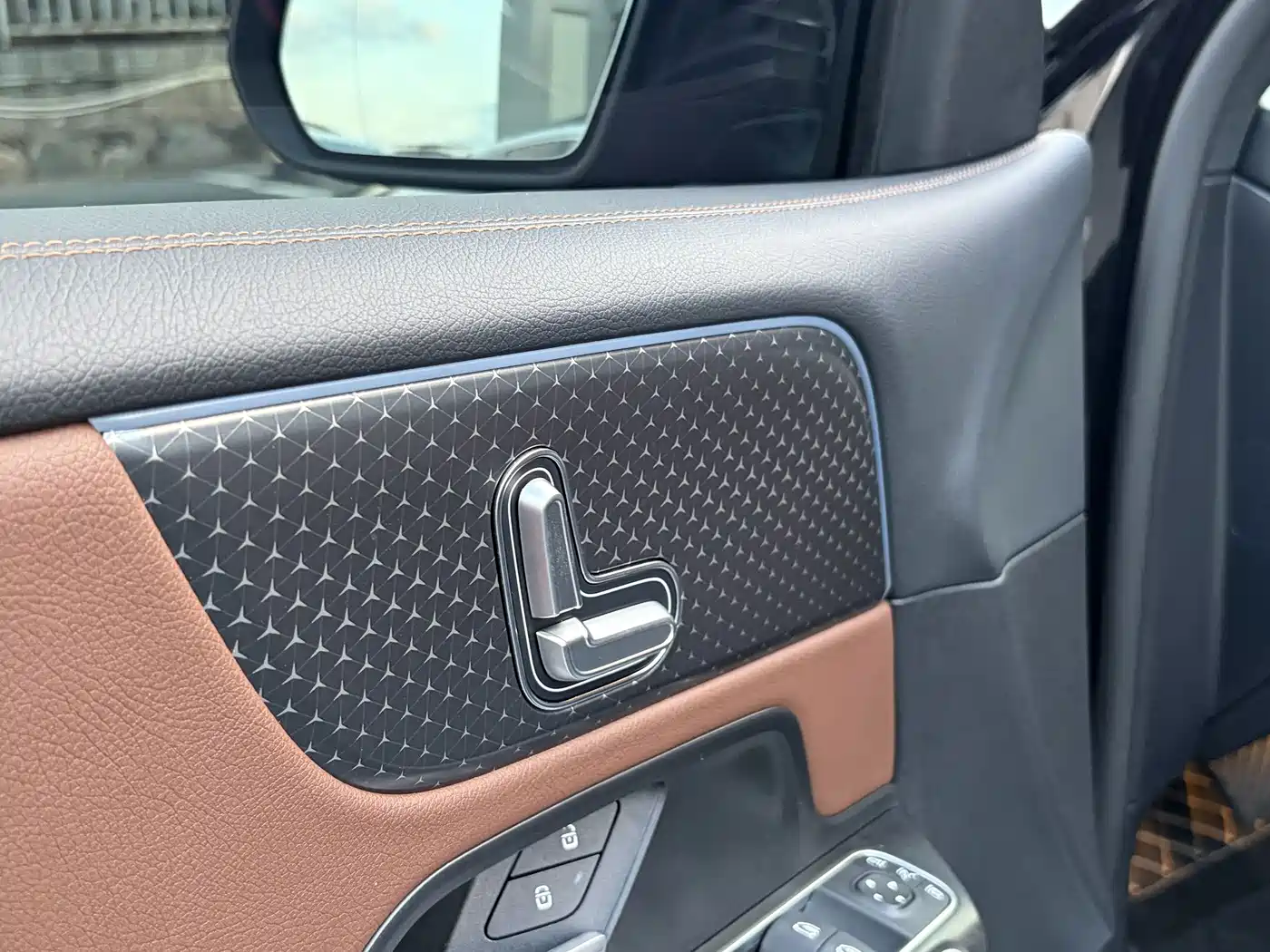 Mercedes-Benz GLB 2025 2024 Facelift GLB 220 Dynamic