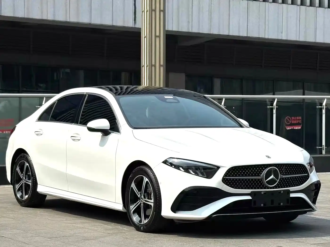 Mercedes-Benz A-Class 2023 A 200 L Fashion фото 3
