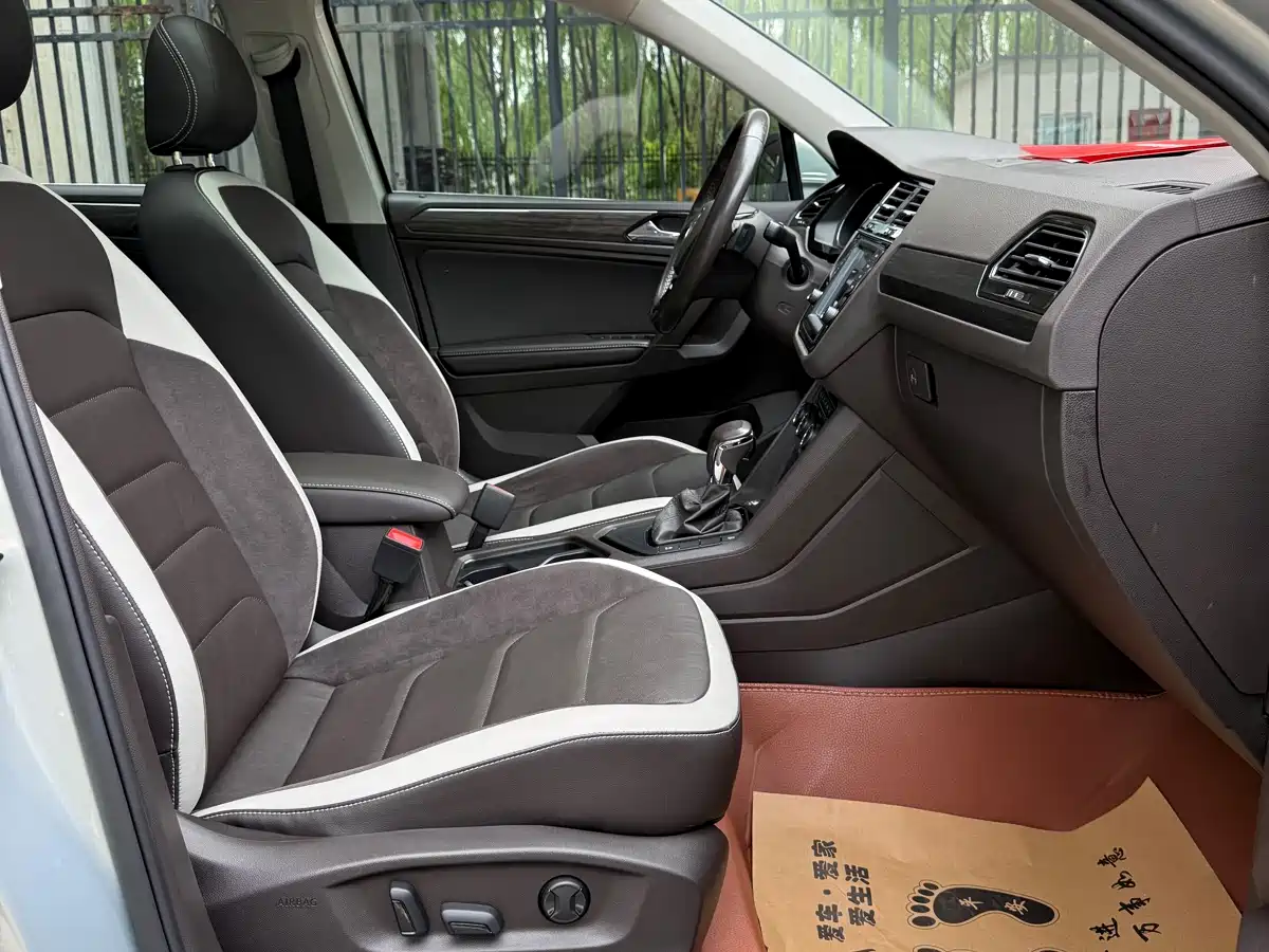Volkswagen Tiguan L 2017 330TSI Automatic 2WD Luxury Edition фото 18