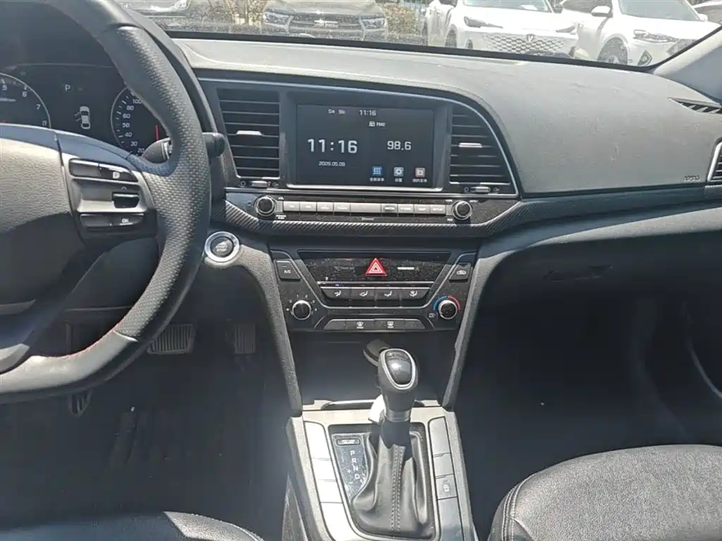 Hyundai Elantra 2018 1.4T DCT Dynamic·Vitality Model фото 13